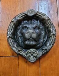 METAL DÖKÜM ASLAN BAŞLI KAPI TOKMAĞI     ( Demir pik döküm )