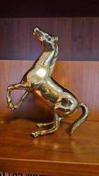 PİRİNÇ ŞAHLANMIŞ AT  BAŞ YUKARIDA    ( Orta boy )