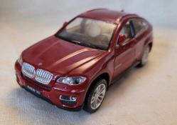 METAL BÜYÜK BOY MODEL ARABA. BAGAJ EKSİĞİ VAR. HALİYLE.