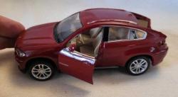 METAL BÜYÜK BOY MODEL ARABA. BAGAJ EKSİĞİ VAR. HALİYLE.