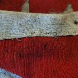 DAĞILAN KOLEKSİYONDAN ÇIKMA. ARKASI MÜHÜRLÜ. EL DİKİMİ ASKER GÖĞÜS BAYRAĞI. ESKİDİR.