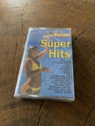 SUPER HITS - TEOMAN / İZEL / AYNA / AJDA PEKKAN / YEŞİM SALKIM... KASET (JELATİNİNDE)