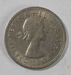1966 İngiltere 1 Shilling, Ön Yüzde Kraliçe Elizabeth Arka Yüzünde  İskoç arması, taçlı kalkan içinde şaha kalkmış aslan