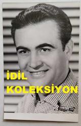 TRT İSTANBUL RADYOSU SES SANATÇISI ve KORO ŞEFİ BÜLENT ORAL'IN ORİJİNAL FOTOĞRAFI - 14 x 9 cm EBADINDA - BÜLENT ORAL STÜDYODA POZ VERİRKEN ÇEKİLMİŞ NET KALİTEDE BİR FOTOĞRAF... STÜDYO TAÇ