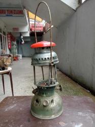 ANTİKA İSVEÇ YAPIMI MEŞHUR LÖKÜS GAZ LAMBASI Halk arasında 'civalı löküs' olarakta bilinen 1960'lardan OPTİMUS marka İSVEÇ YAPIMI LÜKÜS GAZ LAMBASI .