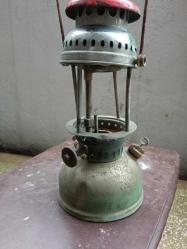 ANTİKA İSVEÇ YAPIMI MEŞHUR LÖKÜS GAZ LAMBASI Halk arasında 'civalı löküs' olarakta bilinen 1960'lardan OPTİMUS marka İSVEÇ YAPIMI LÜKÜS GAZ LAMBASI .