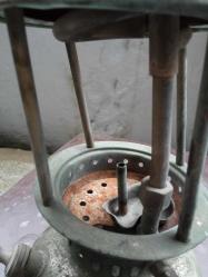 ANTİKA İSVEÇ YAPIMI MEŞHUR LÖKÜS GAZ LAMBASI Halk arasında 'civalı löküs' olarakta bilinen 1960'lardan OPTİMUS marka İSVEÇ YAPIMI LÜKÜS GAZ LAMBASI .