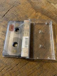 ZÜLFÜ LİVANELİ -  NEYLERSİN - KASET