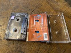 SEZEN AKSU - ŞARKI SÖYLEMEK LAZIM - KASET