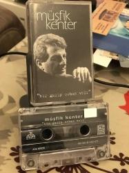 MÜŞFİK KENTER - BİR GARİP ORHAN VELİ - KASET
