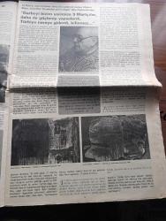 İç Manzaralar Gazetesi - Turkish Newspaper - 6 31 Mayıs 1997 - Deniz Gezmiş'e ve bugün aramızda bulunan bulunmayan tüm 68'li mücadele arkadaşlarına - Deniz Gezmiş'in babası Cemil Gezmiş  Allah herkese böyle bir evlat nasip etsin fotoğraf - 68'li yıllar üzerine söyleşiler - Mahir Çayan - 1968'in kültürel dokusu yazan Ataol Behramoğlu - Ernesto Che Guevara'nın savaş anıları yar yayınları - Che'den sonra sağ kalan adam yazan Dariel Alarcon Ramirez - Uğur Mumcu Bir çift güvercin - Bedri Baykam Deniz 100*150 cm tual üzerine fotopentür- Devrimci Kemalist Bakış - 68'liler Birliği vakfının başkanı Haşmet Atahan fotoğraf - Avukat Halit Çelenk için idam gecesinin acıları hiçbir zaman dinmeyecek - THKP-C Ordu içinde subayları olan ve darbe pazarlıkları yapan bir kuvvetti - eylemci militan gençlerden Kamil Dede fotoğraf - Rasih Nuri İleri tüm dünyada Sovyetlerin tek dostu Türkiye'ydi - Dr. Ruhi Koç Dev Genç'in en hızlı militanlarındandı - 1960 1972 kronoloji - Necla Ülkü Kuglin - Talat Aydemir