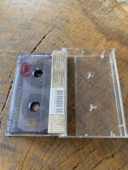 ZÜLFÜ LİVANELİ -  NEYLERSİN - KASET