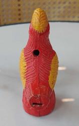 Avrupa, Kuş Figürlü Düdük. Kuş Düdüğü/Kuş Flütü/Geleneksel Halk Sanatı. Seramik Kalıp Döküm. El Yapımı, Kırmızı ve Sarı Boya ile Renklendirilmiş. Gövde Arkasında Ses çıkış Delikleri ve Ağızlık Kısmı Yer Almaktadır. Kullanıma Bağlı Aşınma Yaşını Gösteriyor. 1960'lar. Müzik Aletleri Koleksiyonu İçin Mükemmel Bir Üründür. (3,5×6,5x9 cm) Nadir.