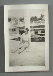 6 EYLÜL 1946 İZMİR KARŞIYAKA PLAJI GENÇ BEYEFENDİ KÜÇÜK EBAT FOTOĞRAF...