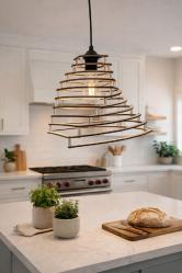 ✨Aluminyum kullanılarak monte edilen üçgen girdap avize...