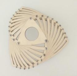 ✨Aluminyum kullanılarak monte edilen üçgen girdap avize...