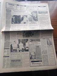 Türkiye Gazetesi - Turkish Newspaper - 5 Temmuz 1984 - Romanya başbakanı Constantin Dascaluscu Ankara'ya geldi ve Turgut Özal ile birlikte fotoğraf - işçi emekli 3 aylıkları 6213 7095 TL arttı - Profesör Doktor Cevat Babuna kan uyuşmazlığı artık hayati tehlike değil dedi - Milli Eğitim Bakanı Vehbi Dinçerler arapçanın ders olarak okutulmasında mahzur yok dedi - zeytinyağı kanser tehlikesini azaltıyor - Hürriyet gazetesi kokteyl verdi Fotoğrafı - Alman devlet başkanı Weizsäcker Türk dostu fotoğraf - Ankara Üniversitesi ilahiyat fakültesi dekanı Talat Koçyiğit türban bazı kız öğrenciler için bir kolaylıktır dedi - resimli Evliya Çelebi seyahatnamesi hazırlayan Kemal Akmeriç Desen Samim Utkun Yazı Dizisi Yalçın - Peygamberler tarihi yazan Abdüllatif Uyan Yazı Dizisi - ilk sanayi fuarımız Kocaeli fuarı milletlerarası olma yolunda - Türkiye'de 745 halk ve çocuk kütüphanesi bulunuyor - Amerika'da amatör sporcuları özel teşebbüs destekliyor - Galatasaray'da oynayacak olan Yusuf Altıntaş foto