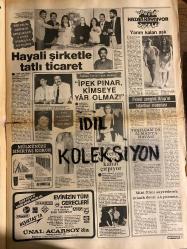 HAFTANIN SESİ GAZETESİ - DOĞUM GÜNÜ HEDİYESİ (TURKİSH - NEWSPAPER) - 1 HAZİRAN 1984 - SAYI : 22 - TAM TAKIM 12 SAYFADIR -Müjde Ar-Kadir İnanır-Ahmet Özhan-Hale Soygazi-Atıf Yılmaz-Nükhet Duru-Mehmet Teoman-Semra Özal-Emin Orhan-Bahar Öztan-Nil Burak-Nesrin Çilingir-Nihal Kökner-Muhteşem Demirağ-Turgut Demirağ-İbrahim Tatlıses-Leyla Somer-Oğuz Gözen-Selahattin Cesur-Mete-Talat Bulut-Hülya Koçyiğit-Şerif Gören-Orhan Oğuz-Asuman Arsan-Latife Tekin-Ömer Kavur-Zeki Ökten-Hülya Koçyiğit-Bülent Kayabaş-Asuman Arsan-Ünsal-Süha Özgermi-Neşe Aksoy-Coşkun Erdem-Christine Haydar-Selçuk Ural-Filiz Akın-Ayşe Söğütlü-Murat Seferoğlu-Zeynep Ünal-Bubi Rubinstein-İrfan Ünal-Burhan Bayer-Gönül Bayer-İpek Pınar-Selami Şahin-Serpil Çakmaklı-Zeynep Özal-Turgut Özal-Adnan Gingoç-Harold Robbins-Zeki Müren-Pehlivan-Ajda Pekkan-Charles Bronson-Al Bano-Romina Power-Neco-Yüksel Uzel-Kadir Soyer-Gönül Öner-Esmeray-Sera Göl-Varol Aksoy-Nigar Uluerer-Alev Altın-Arif-Levent İnanlıoğlu-Ayten Altuna-Nurten Ender-Ahmet
