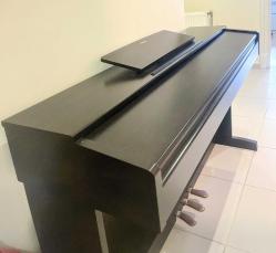 Yamaha Arius YDP-43 dijital piyano.