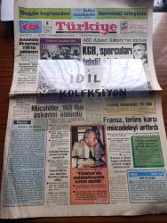 Türkiye Gazetesi - Turkish Newspaper - 8 Ağustos 1984 - model ve insan yazan Yalçın Özer Başmakale - ABD adalet bakanı William French'in iddiası KGB sporcuları tehdit etmiş - intibak kuyruğu - Mücahitler 160 Rus askerini öldürdü - Fransa teröre karşı mücadeleyi arttırdı - meşhur İtalyan rejisörü Fellini TV'nin esaretinde kalan insanlar gerçeği göremiyor dedi - gazeteci yazar Vecihi Ünal Türkiye'de müstehcenlik sınırı aşıldı - TRT yayın programı - Resimli Evliya Çelebi seyahatnamesi hazırlayan Kemal Akmeriç Desen Samim Utkun Yazı Dizisi - Peygamberler tarihi yazan Abdüllatif Uyan Yazı Dizisi - Galatasaray 800 milyon harcadığı transferden sonra arzu etti oyunu hala oynayamadı fotoğraf - ABD atletizmde de altınları kimseye bırakmıyor - Olimpikarikatür - Galatasaray kalecisi Simoviç taraftarlarına korkulu dakikalar yaşatıyor fotoğraf - 1984'ün şampiyonu Trabzonspor beklenilen başarıyı gösteremedi fotoğraf - patates ve kuru soğan ithalinde gümrük vergisi alınmayacak -ASALA Türk ekibi tehdit