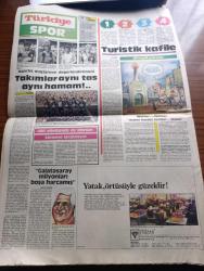 Türkiye Gazetesi - Turkish Newspaper - 8 Ağustos 1984 - model ve insan yazan Yalçın Özer Başmakale - ABD adalet bakanı William French'in iddiası KGB sporcuları tehdit etmiş - intibak kuyruğu - Mücahitler 160 Rus askerini öldürdü - Fransa teröre karşı mücadeleyi arttırdı - meşhur İtalyan rejisörü Fellini TV'nin esaretinde kalan insanlar gerçeği göremiyor dedi - gazeteci yazar Vecihi Ünal Türkiye'de müstehcenlik sınırı aşıldı - TRT yayın programı - Resimli Evliya Çelebi seyahatnamesi hazırlayan Kemal Akmeriç Desen Samim Utkun Yazı Dizisi - Peygamberler tarihi yazan Abdüllatif Uyan Yazı Dizisi - Galatasaray 800 milyon harcadığı transferden sonra arzu etti oyunu hala oynayamadı fotoğraf - ABD atletizmde de altınları kimseye bırakmıyor - Olimpikarikatür - Galatasaray kalecisi Simoviç taraftarlarına korkulu dakikalar yaşatıyor fotoğraf - 1984'ün şampiyonu Trabzonspor beklenilen başarıyı gösteremedi fotoğraf - patates ve kuru soğan ithalinde gümrük vergisi alınmayacak -ASALA Türk ekibi tehdit