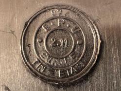 Avrupa Üretimi Zin Üzeri Kabartma Motifli Goblen Askılı Duvar Süsü 16,5 cm çapında 33 cm uzunluğunda