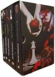 ALACAKARANLIK SERİSİ - Alacakaranlık, Yeniay, Tutulma, Şafak Vakti (4 cilt tam takım)