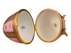 Fransız Fabienne Jouvin Paris Damgalı Pirinç Menteşeli Porselen Yumurta Bonboniyer 15 cm yüksekliğinde 9 cm çapında