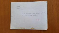 YEŞİLÇAM'IN YILDIZI HÜLYA KOÇYİĞİT'İN ORİJİNAL BÜYÜK BOY FOTOĞRAFI - 24 x 18 cm EBADINDA - HÜLYA KOÇYİĞİT, EŞİ SELİM SOYDAN'LA BİRLİKTE YEMEK YERKEN ÇEKİLMİŞ BİR KARE - ''KINALI YAPINCAK (1968)'' ADLI FİLMİN SETİNDE. FOTO; BAHA TUNÇ