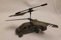 MODEL SAVAŞ HELİKOPTERİ. İNSANLI. SERT PLASTİK. NADİR.