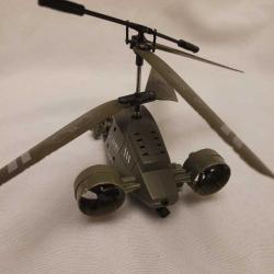 MODEL SAVAŞ HELİKOPTERİ. İNSANLI. SERT PLASTİK. NADİR.