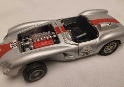 LOT.9 » KOLEKSİYONDAN BÜYÜK BOY METAL MODEL ARABA. DETAYLAR MÜTHİŞ.