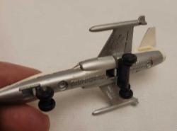 BOMBALARIYLA SAVAŞ UÇAĞI. METALDİR. KOLEKSİYONDAN.