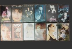 Sezen Aksu 12 KASET  ( Sen Ağlama - Serçe - Düğün Ve Cenaze - Sezen Aksu Söylüyor - Deli Kızın Türküsü - Git -  Firuze - Adı Bende Saklı - 88 )
