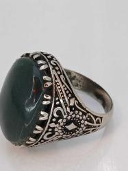 GÜMÜŞ YÜZÜK, YEŞİL AKİK TAŞLI, TELKARİ KALEM İŞÇİLİKLİ