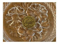 Fransız Cristal D’arques Kristal Tek parça Abanoz Ağacından Oyma İşçiliğiyle yapılmış Kaideli Sunumluk 11 cm yüksekliğinde 10 cm çapında