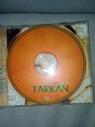 CD Tarkan ölürüm sana albümü. Orijinal. 1997 sarı bandrollü dönem baskı albüm. Dinlemeyi etkilemeyen çizikler var, sorunsuz çalışıyor. Kartonet tertemiz koleksiyonluk