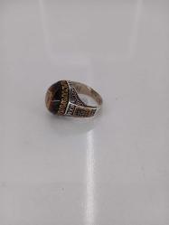 GÜMÜŞ YÜZÜK, ELİF VE VAV HARFLİ, KEHRİBAR TAŞLI, OSMANLI TARZI KALEM İŞÇİLİKLİ