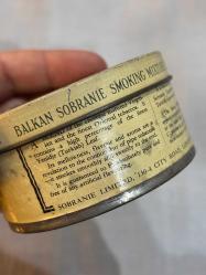 The Balkan Sobranie kutu