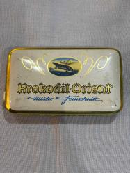 Krokodil-Orient teneke kutu