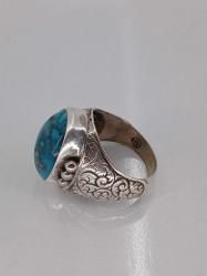 GÜMÜŞ YÜZÜK, FİRUZE TAŞLI, SARMAL GRAVÜRLÜ