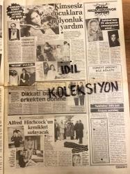 HAFTANIN SESİ GAZETESİ - DOĞUM GÜNÜ HEDİYESİ (TURKİSH - NEWSPAPER) - 11 NİSAN 1986 - SAYI : 15 - TAM TAKIM 12 SAYFADIR -Serpil Çakmaklı-Sinan Çetin-Tunç Okan-Mahmut Hekimoğlu-Tolga Savacı-Tarık Tarcan-Nil Burak-Nükhet Duru-Yalçın Sürmeli-Hülya Yiğit-Zerrin Özer-Kadir İnanır-Harika Avcı-Remziye Eren-Gönül Yazar-Sevim Iğde-Emel Aydan-Müge Güler-Yıldırım Gencer-Altan Atik Alkan-Funda Gürkan-Abdullah Gök-Tarık Akan-Gülşen Bubikoğlu-Halit Refiğ-Nazan Ayas-Alev Sayın-Şemsi İnkaya-Küçük Emrah-Hülya Avşar-Ayten Hanım-Mustafa Topaloğlu-Hülya Süer-Ozan-Samime Sanay-Gönül Yazar-Hasan Ekinci-Bahattin Esendemir-Kâmuran Ulutürk-Ajda Pekkan-Emel Sayın-Yüksel Uzel-Müjesser Akay-Ali Bars-Mesut Yılmaz-Erol Yılmaz Akçalı-Ahmet Özhan-Timurtaş Uçar-Tuğrul İnançer-Safer Dal-Ergül İfadeleri-Seçil Heper-Melih Cevdet Anday-Nesrin Kurtoğlu-İrfan Kurtuloğlu-Hümeyra-Ferhan Şensoy-Türkan Şoray-Melih Gülgen-Cihan Ünal-Türkan Sultan-Alev Tamara-Bülent Ersoy-Alfred Hitchcock