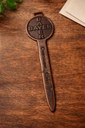 Vintage Bayer metal zarf açacağı