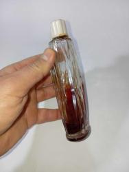 Esmer İzmir kolonya şişesi az miktarda içinde var