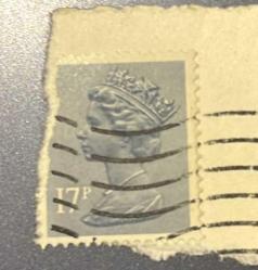 İngiltere Pulu - England Stamp - Mektup Zarfından Kesilmiş/Postadan Geçmiş Pul Filateli - KRALİÇE II. ELIZABETH TEMALI PUL, 17 PARA - YABANCI PULLAR - NOSTALJİK DOĞUM GÜNÜ HEDİYESİ