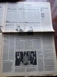 Yeni Yüzyıl Gazetesi - Turkish Newspaper - 16 Ocak 1996 - Onno Tunç'un kullandığı uçağın enkazı ve iki yanık cesedi bulundu fotoğraf - Sezen Aksu ile birlikte unutulmaz şarkılar yaratan Onno Tunç'un ölümü büyük üzüntü yarattı fotoğraf - Bülent Ecevit'ten de Necmettin Erbakan'a red - ANAP ile Refah yine görüşecek - Budist tapınağında gömülü seks kurbanı - atlarımıza bineriz yazan Ahmet Altan - Onno Tunç'un ağabeyi Garo Mafyan ve Fatih Erkoç Bon Air'de heyecanla beklediler fotoğraf - Nazım Hikmet 94 yaşında - Leyla Zana ödülüne Yarın kavuşuyor - liderler Metin Göktepe için seferber - Kültür Sanat sayfası - sinema programı - Pocahontas 19 ocak'ta sinemalarda - Irak Savaşı'nın izleri siliniyor - televizyon programı - Gabriel Garcia Marquez film çeviriyor - Galatasaray'ın derdi savunma - Tugay artık libero oynar yazan Hıncal Uluç - Beşiktaş teknik direktörü Daum kupa bizim olacak dedi - Fenerbahçe Efes Pilsen çeyrek finaline doğru - voleybol Avrupa kupalarındaki temsilcimiz Emlakbank