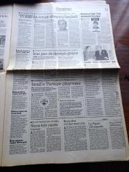 Yeni Yüzyıl Gazetesi - Turkish Newspaper - 16 Ocak 1996 - Onno Tunç'un kullandığı uçağın enkazı ve iki yanık cesedi bulundu fotoğraf - Sezen Aksu ile birlikte unutulmaz şarkılar yaratan Onno Tunç'un ölümü büyük üzüntü yarattı fotoğraf - Bülent Ecevit'ten de Necmettin Erbakan'a red - ANAP ile Refah yine görüşecek - Budist tapınağında gömülü seks kurbanı - atlarımıza bineriz yazan Ahmet Altan - Onno Tunç'un ağabeyi Garo Mafyan ve Fatih Erkoç Bon Air'de heyecanla beklediler fotoğraf - Nazım Hikmet 94 yaşında - Leyla Zana ödülüne Yarın kavuşuyor - liderler Metin Göktepe için seferber - Kültür Sanat sayfası - sinema programı - Pocahontas 19 ocak'ta sinemalarda - Irak Savaşı'nın izleri siliniyor - televizyon programı - Gabriel Garcia Marquez film çeviriyor - Galatasaray'ın derdi savunma - Tugay artık libero oynar yazan Hıncal Uluç - Beşiktaş teknik direktörü Daum kupa bizim olacak dedi - Fenerbahçe Efes Pilsen çeyrek finaline doğru - voleybol Avrupa kupalarındaki temsilcimiz Emlakbank