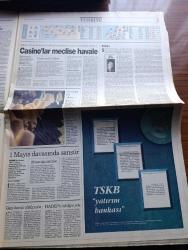 Yeni Yüzyıl Gazetesi - Turkish Newspaper - 19 Aralık 1996 - Peru'daki Japon elçiliğini solcu militanlar bastı 200 bakan diplomat ve iş adamı rehin alındı fotoğraf - Peruda elçilik baskınını gerçekleştiren Tupac Amaru Devrimci Hareketi Che'nin torunları fotoğraf - Sezen Aksu eşkıya filmini anlattı rüyalarımda bile ağlıyorum dedi - Özer Çiller Kur'an'a el bastı - Susurluk sonrası yapılan ankete göre halkın büyük çoğunluğu kuşku ve karamsarlık içinde - Halil Toprak'ın ödeyeceği süper nafakaya yargıtaydan ret - Susurluk ve Kürt meselesi yazan Ahmet Altan - İzmir'de ölen Zeki Müren'in 5 kasası daha var - esir ellerin kurtarılması için iki kez Kuzey Irak'a giden Refah Partisi milletvekili Fethullah erbaş rapor hazırladı - Abdullah Çatlı'nın ölmediği iddiaları var - Mehmet Eymür ve Doğu Perinçek de tanık - mucize filmi başrolde John Travolta Beyoğlu Fitaş Bakırköy İncirli Aksaray Yıldız sinemasında - hayatı resimleri ve kitaplarıyla Abidin Dino - Muammer Ketencioğlu - Fatih Terim fotoğraf