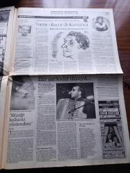 Yeni Yüzyıl Gazetesi - Turkish Newspaper - 19 Aralık 1996 - Peru'daki Japon elçiliğini solcu militanlar bastı 200 bakan diplomat ve iş adamı rehin alındı fotoğraf - Peruda elçilik baskınını gerçekleştiren Tupac Amaru Devrimci Hareketi Che'nin torunları fotoğraf - Sezen Aksu eşkıya filmini anlattı rüyalarımda bile ağlıyorum dedi - Özer Çiller Kur'an'a el bastı - Susurluk sonrası yapılan ankete göre halkın büyük çoğunluğu kuşku ve karamsarlık içinde - Halil Toprak'ın ödeyeceği süper nafakaya yargıtaydan ret - Susurluk ve Kürt meselesi yazan Ahmet Altan - İzmir'de ölen Zeki Müren'in 5 kasası daha var - esir ellerin kurtarılması için iki kez Kuzey Irak'a giden Refah Partisi milletvekili Fethullah erbaş rapor hazırladı - Abdullah Çatlı'nın ölmediği iddiaları var - Mehmet Eymür ve Doğu Perinçek de tanık - mucize filmi başrolde John Travolta Beyoğlu Fitaş Bakırköy İncirli Aksaray Yıldız sinemasında - hayatı resimleri ve kitaplarıyla Abidin Dino - Muammer Ketencioğlu - Fatih Terim fotoğraf