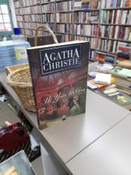 Üç Yanlış Üç Ceset